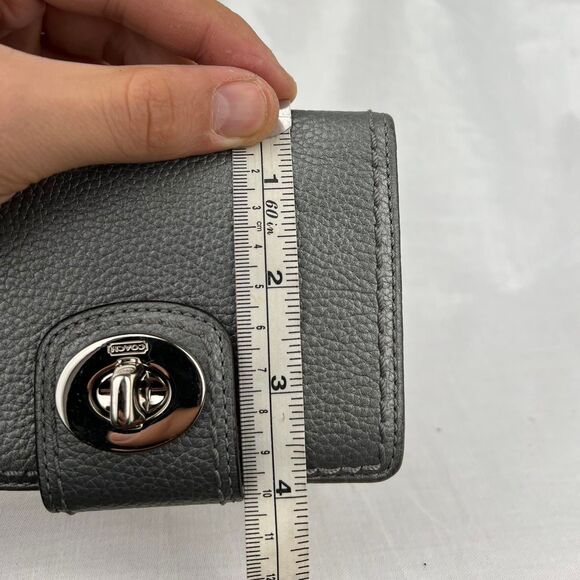 Vintage Coach Bifold Gray Silver Pebble Grain Leather Turn-lock Stylish Wallet - Picture 7 of 7